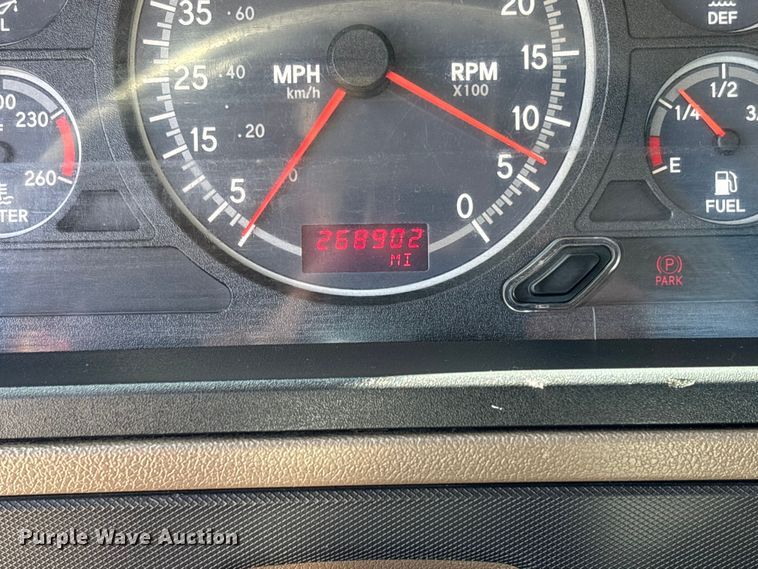 image for item FB3190 2018 International HX620 semi truck