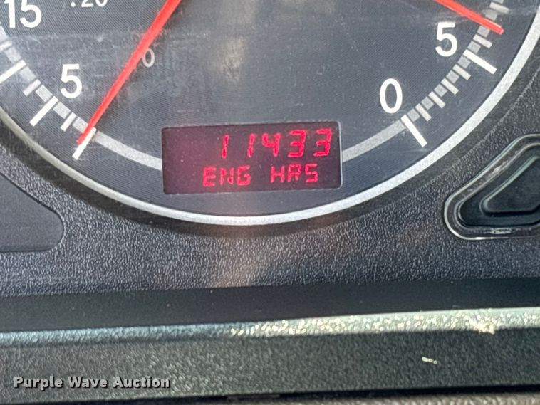 image for item FB3190 2018 International HX620 semi truck