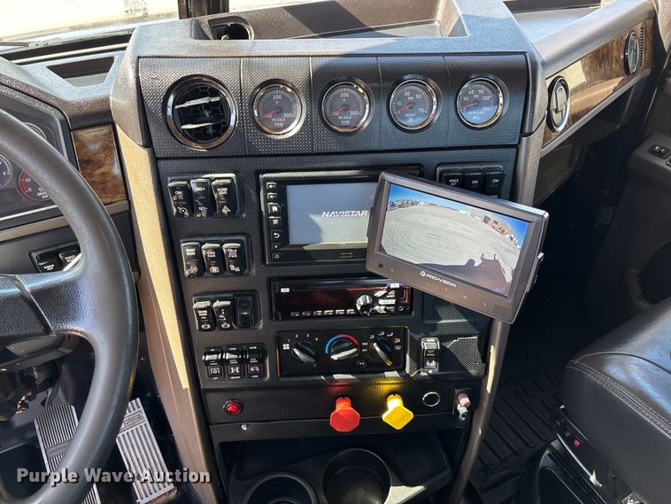 image for item FB3190 2018 International HX620 semi truck