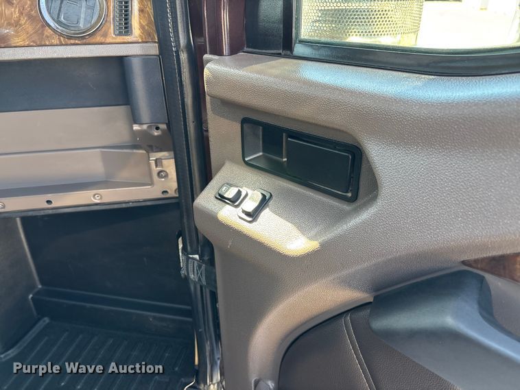 image for item FB3190 2018 International HX620 semi truck