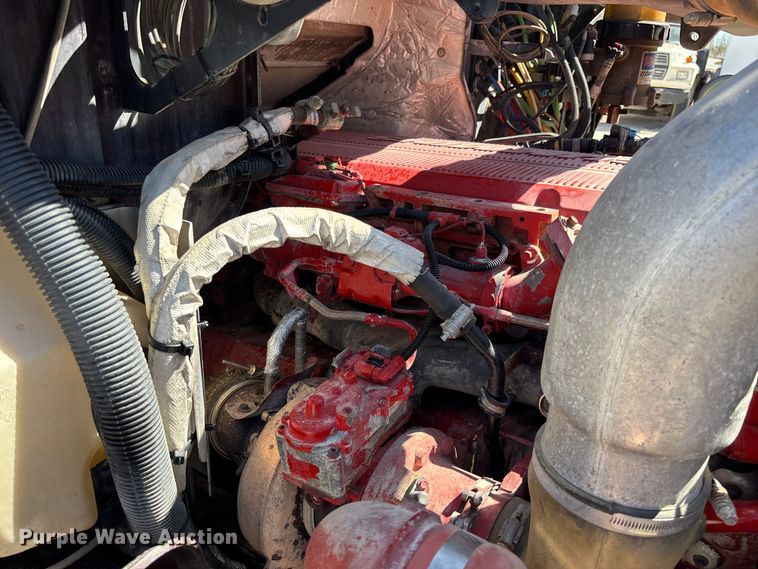 image for item FB3190 2018 International HX620 semi truck