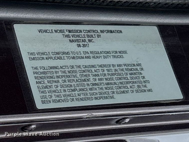 image for item FB3190 2018 International HX620 semi truck