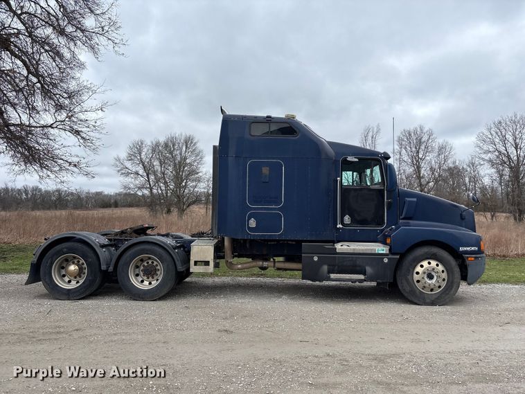 image for item FB3574 1997 Kenworth T600 semi truck