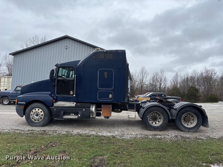 image for item FB3574 1997 Kenworth T600 semi truck