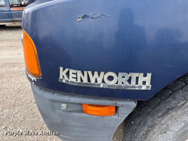 image for item FB3574 1997 Kenworth T600 semi truck
