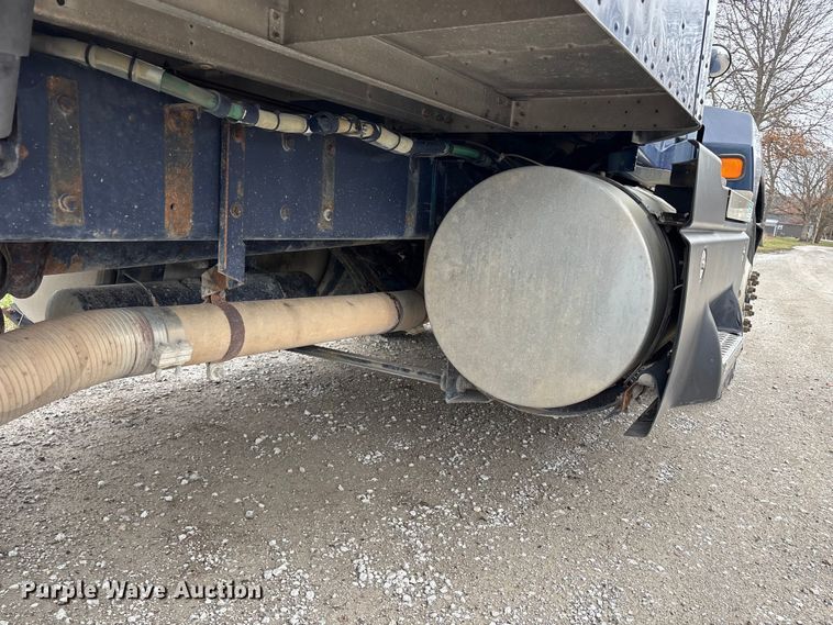 image for item FB3574 1997 Kenworth T600 semi truck