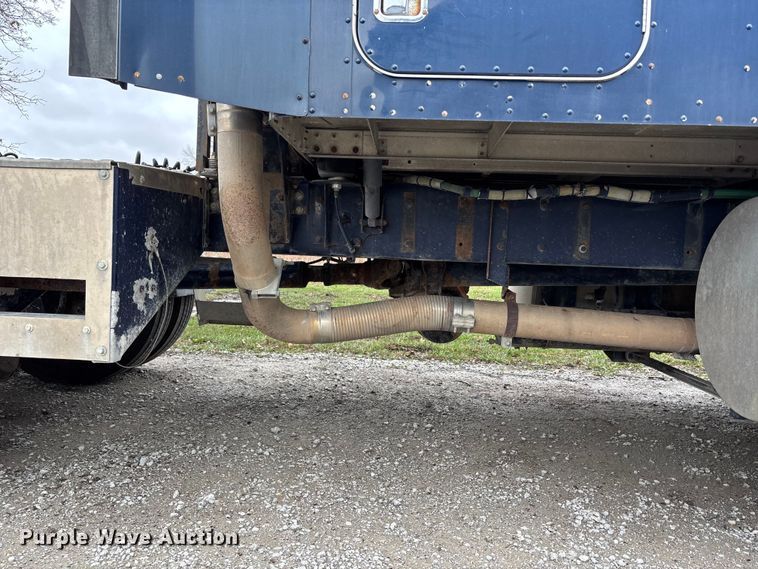 image for item FB3574 1997 Kenworth T600 semi truck