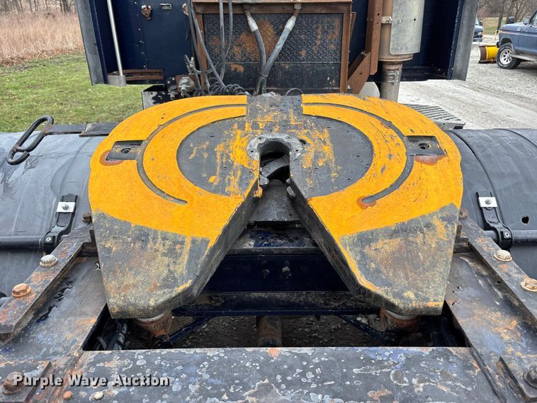 image for item FB3574 1997 Kenworth T600 semi truck