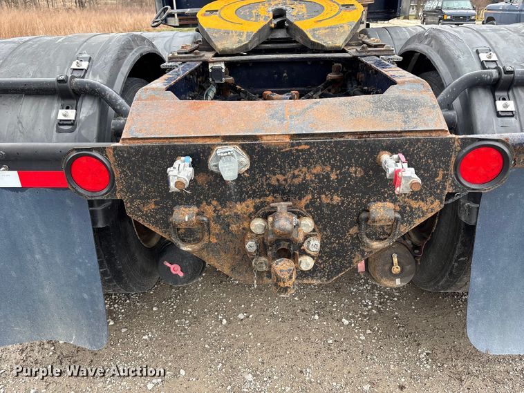 image for item FB3574 1997 Kenworth T600 semi truck