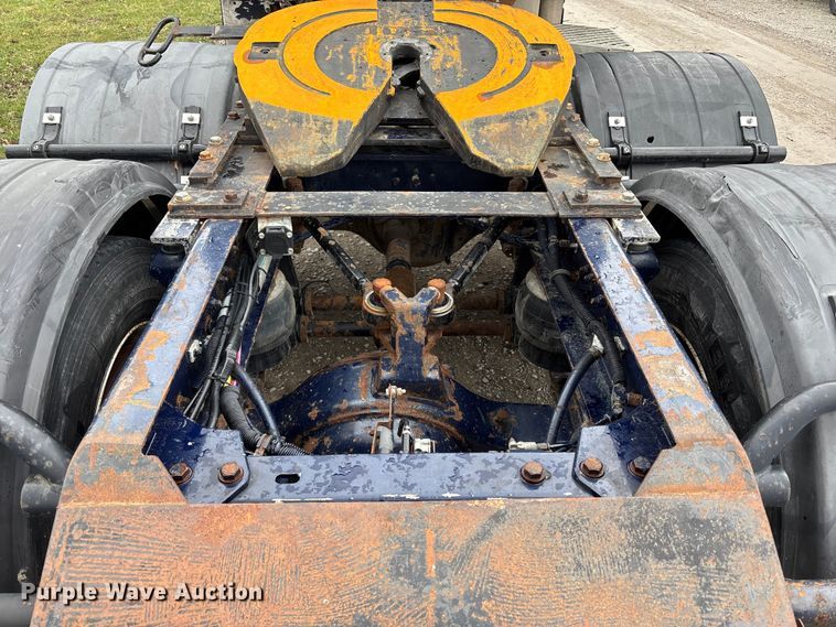 image for item FB3574 1997 Kenworth T600 semi truck