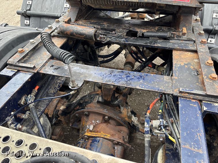 image for item FB3574 1997 Kenworth T600 semi truck