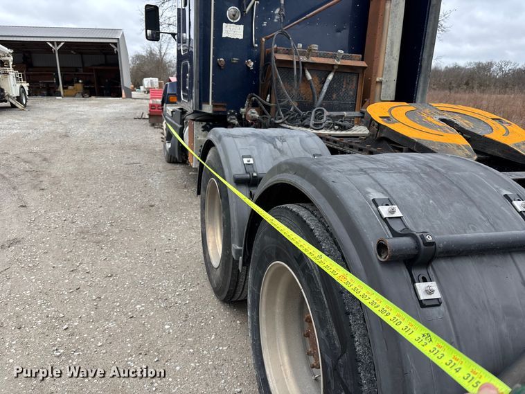 image for item FB3574 1997 Kenworth T600 semi truck