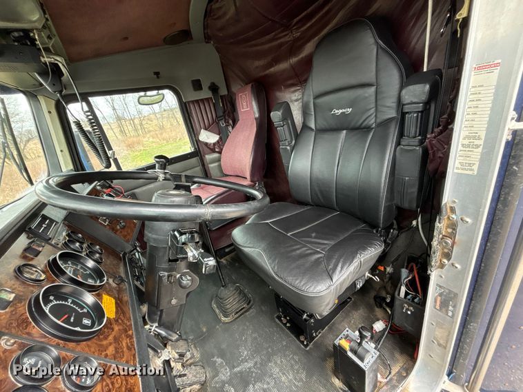 image for item FB3574 1997 Kenworth T600 semi truck