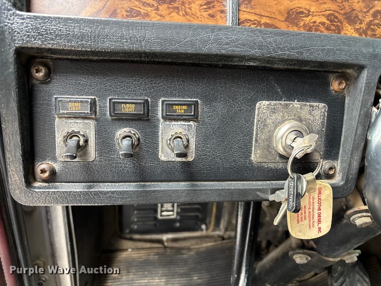 image for item FB3574 1997 Kenworth T600 semi truck