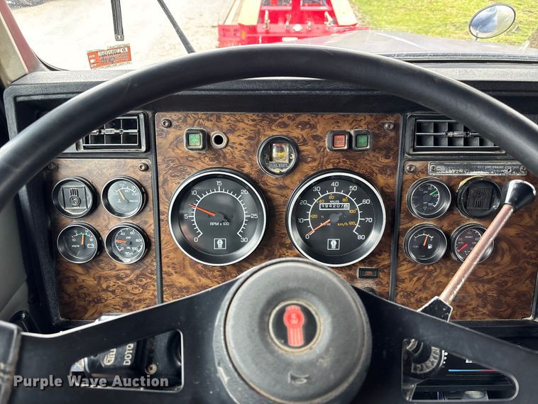 image for item FB3574 1997 Kenworth T600 semi truck