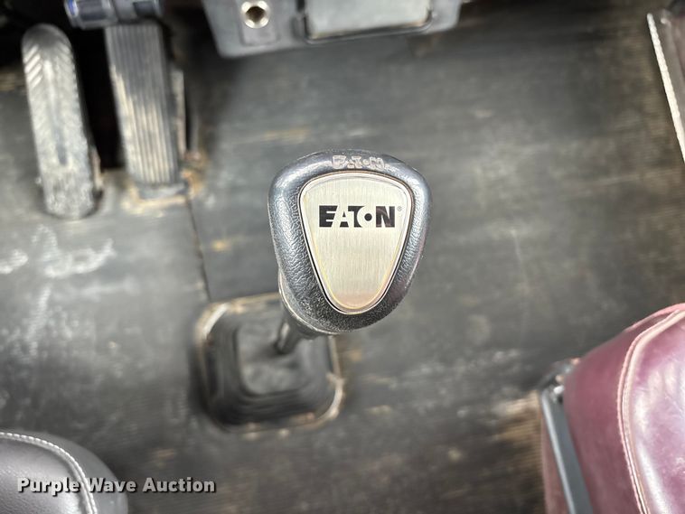 image for item FB3574 1997 Kenworth T600 semi truck