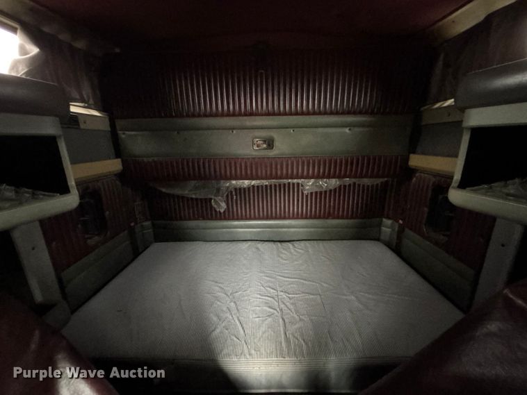 image for item FB3574 1997 Kenworth T600 semi truck