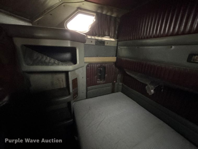 image for item FB3574 1997 Kenworth T600 semi truck