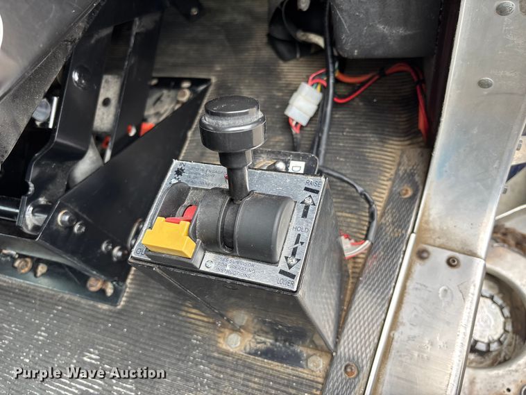 image for item FB3574 1997 Kenworth T600 semi truck