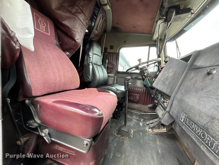 image for item FB3574 1997 Kenworth T600 semi truck