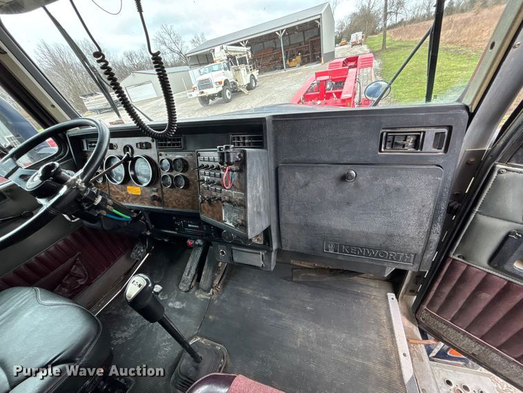 image for item FB3574 1997 Kenworth T600 semi truck