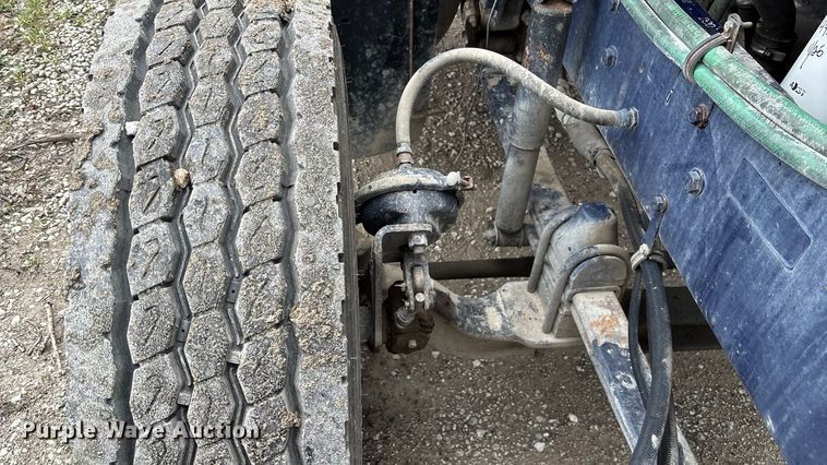 image for item FB3574 1997 Kenworth T600 semi truck