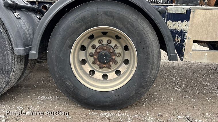 image for item FB3574 1997 Kenworth T600 semi truck