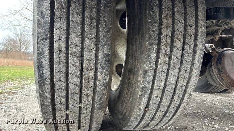 image for item FB3574 1997 Kenworth T600 semi truck