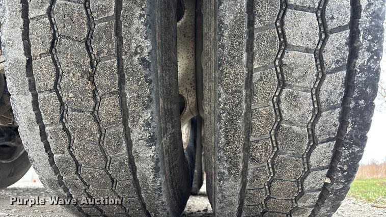 image for item FB3574 1997 Kenworth T600 semi truck