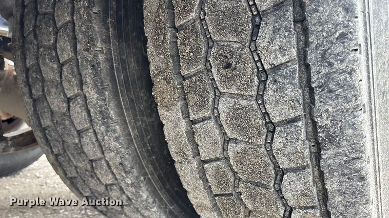 image for item FB3574 1997 Kenworth T600 semi truck