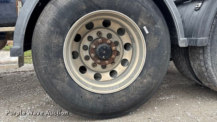 image for item FB3574 1997 Kenworth T600 semi truck