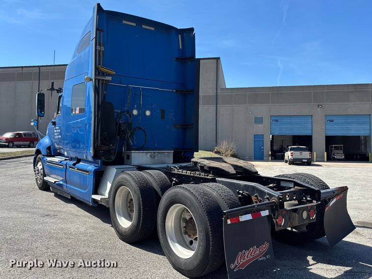 image for item FB3586 2015 International Prostar+ 122 semi truck