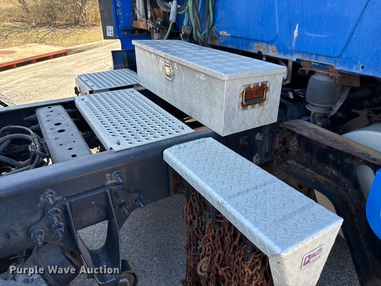 image for item FB3586 2015 International Prostar+ 122 semi truck