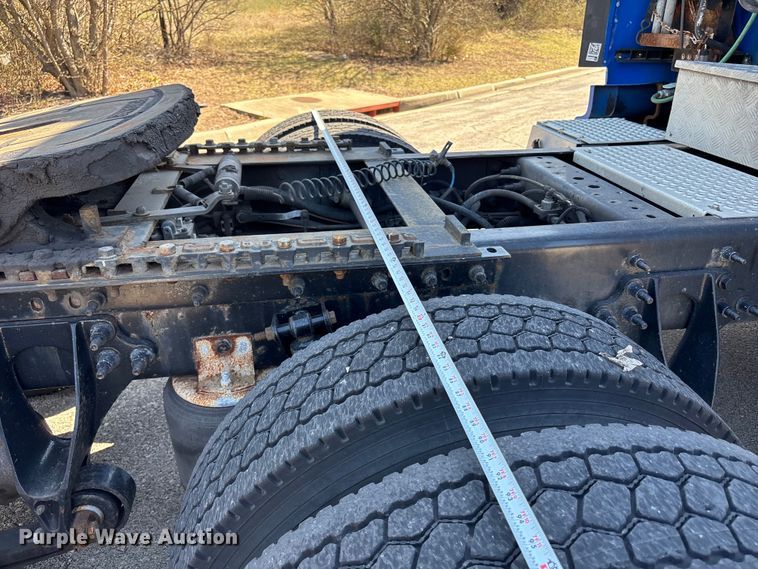 image for item FB3586 2015 International Prostar+ 122 semi truck