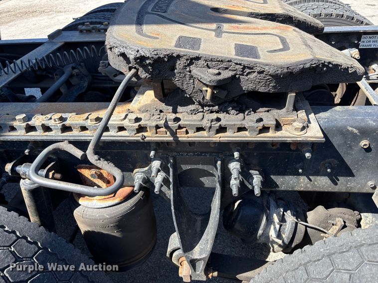 image for item FB3586 2015 International Prostar+ 122 semi truck