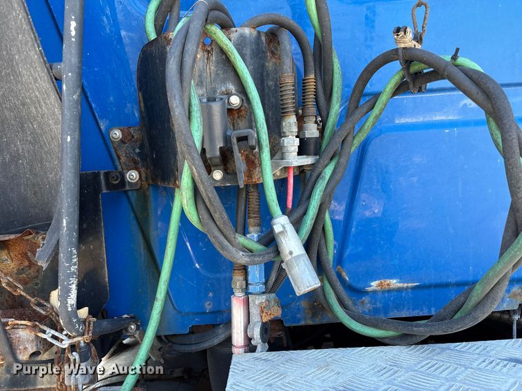 image for item FB3586 2015 International Prostar+ 122 semi truck