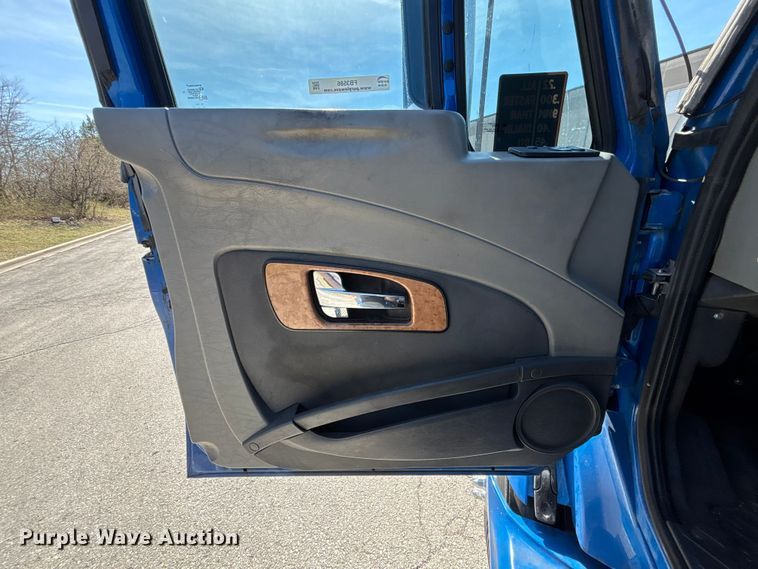 image for item FB3586 2015 International Prostar+ 122 semi truck