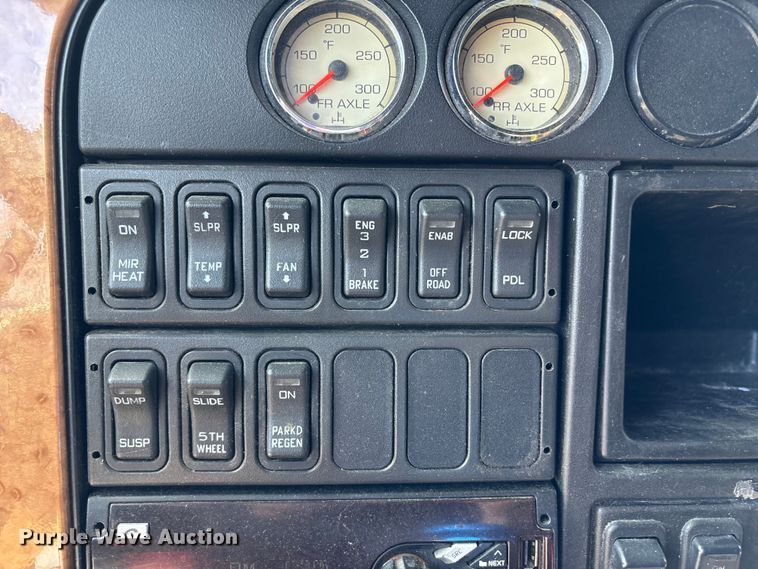 image for item FB3586 2015 International Prostar+ 122 semi truck