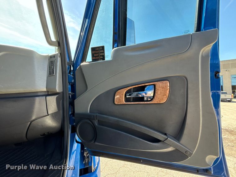 image for item FB3586 2015 International Prostar+ 122 semi truck