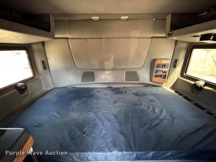 image for item FB3586 2015 International Prostar+ 122 semi truck