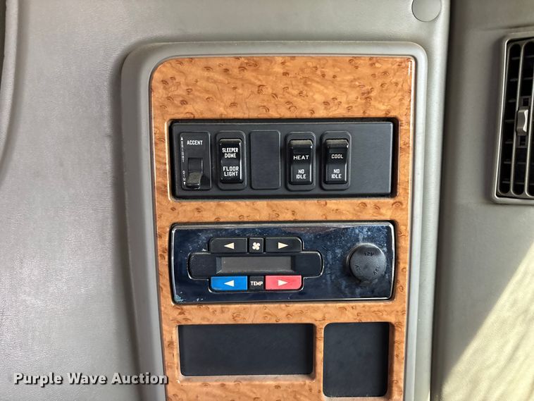 image for item FB3586 2015 International Prostar+ 122 semi truck