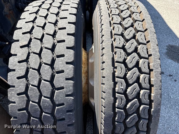 image for item FB3586 2015 International Prostar+ 122 semi truck