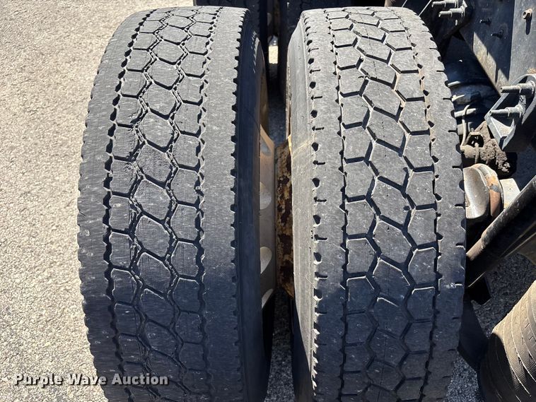 image for item FB3586 2015 International Prostar+ 122 semi truck