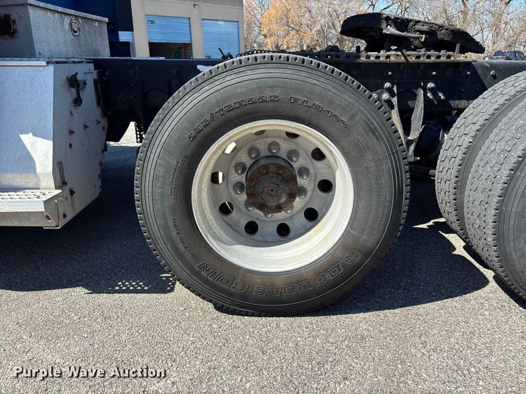 image for item FB3586 2015 International Prostar+ 122 semi truck