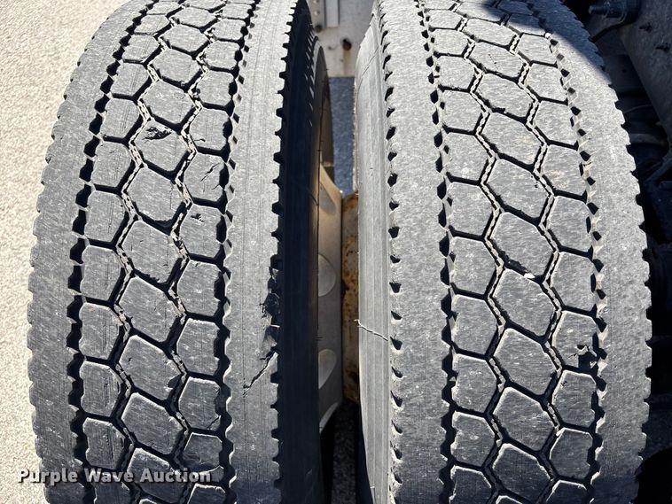 image for item FB3586 2015 International Prostar+ 122 semi truck