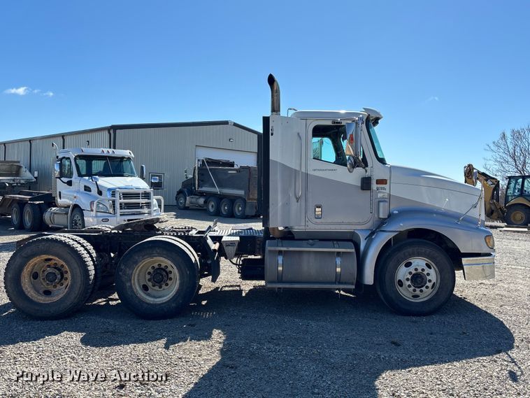 image for item FB3590 2006 International 9200i semi truck