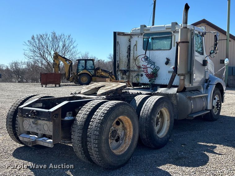 image for item FB3590 2006 International 9200i semi truck