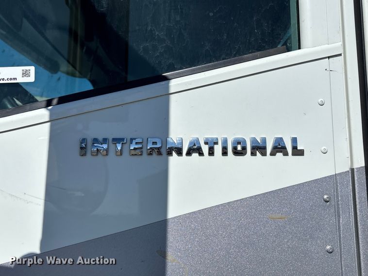 image for item FB3590 2006 International 9200i semi truck