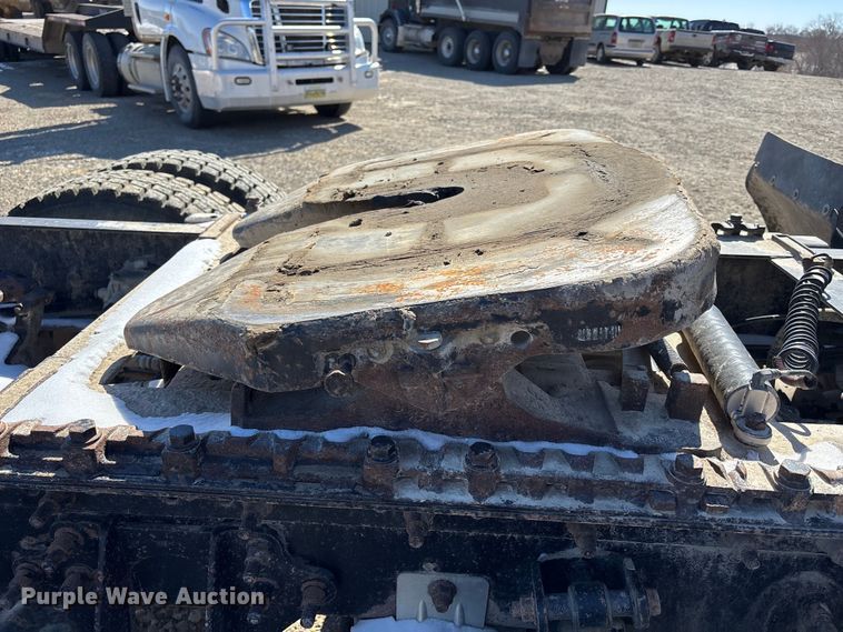 image for item FB3590 2006 International 9200i semi truck