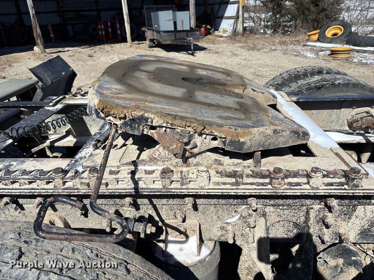 image for item FB3590 2006 International 9200i semi truck